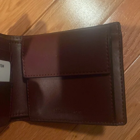 NWT Michael Kors Billfold saffiano Leather Wallet with coin pouch OXBLOOD color - Picture 3 of 6